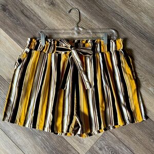 Super cute Striped Women's Shorts size 2X